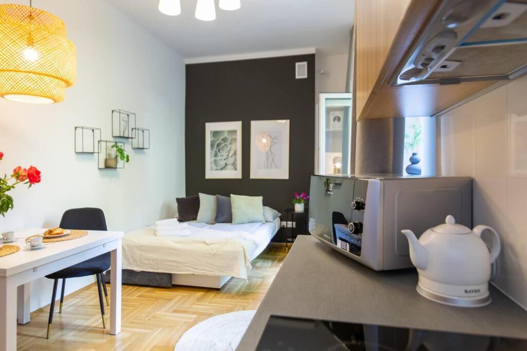 May C Studio W/Balcony Краков Экстерьер фото
